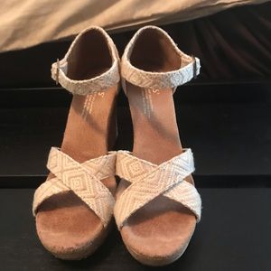 Tom’s size 7 wedges